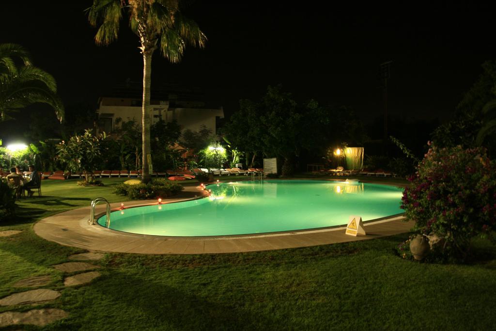 Mutlu Otel