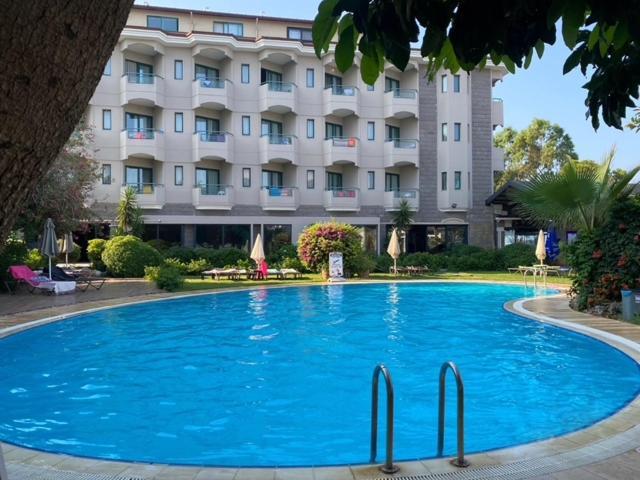 Mutlu Otel 2*